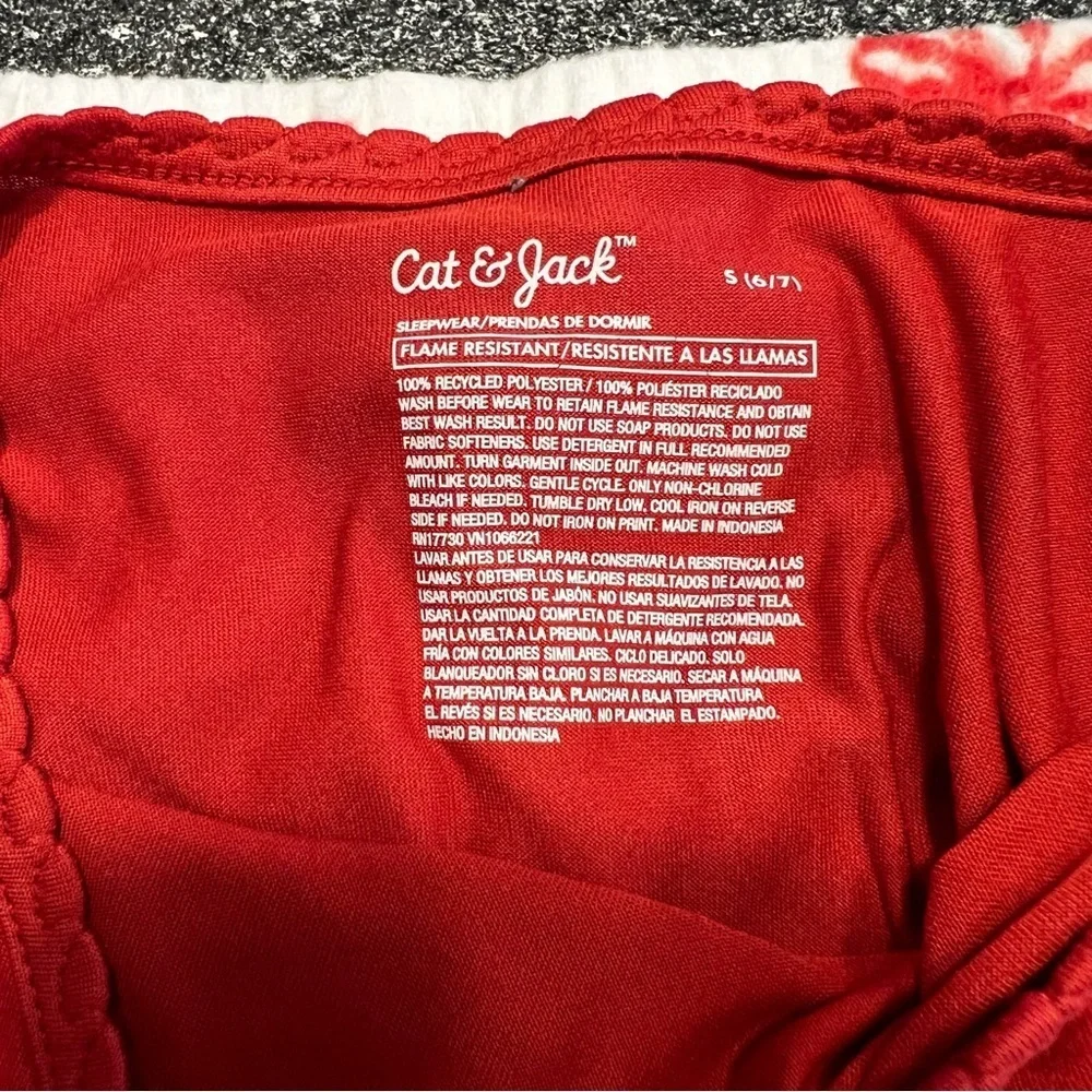 NWT Cat & Jack Holiday Kids Pajama Set Size S(6/7)